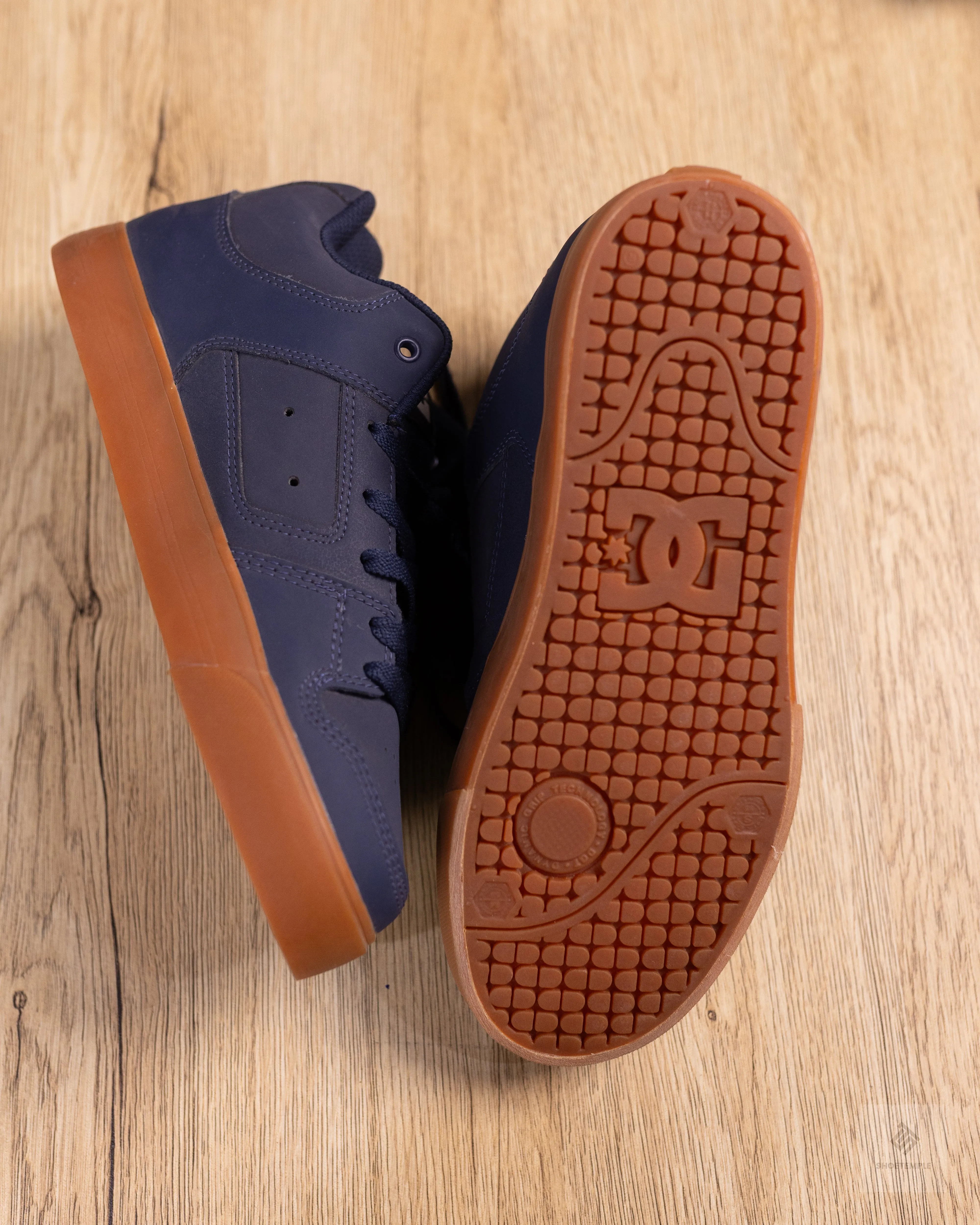 DC High Top Sneaker