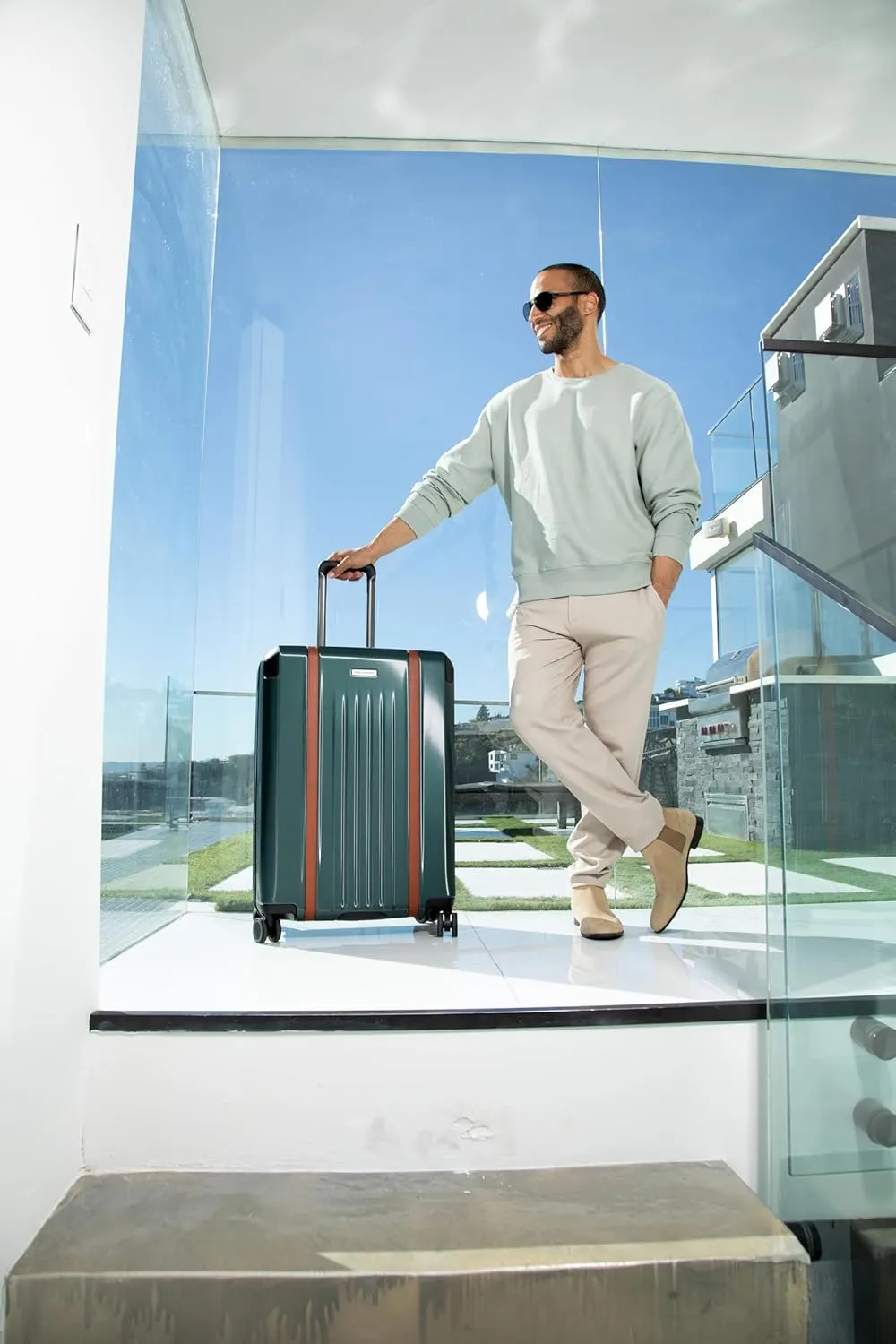 Ricardo Beverly Hills Montecito 2.0 Hardside with Dual Spinning Wheels, Expandable with Comfort Grip for Easy Packing and Moving, Men and Women, Hunter Green, Carry-On 21-Inch