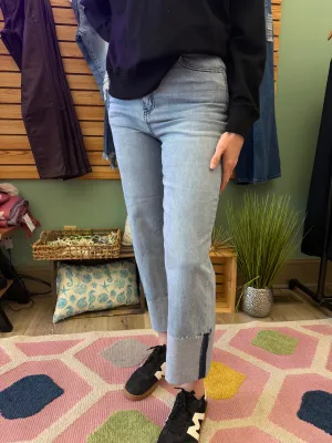 Straight Leg Boyfriend Fit Cuffed Jeans – Light Denim